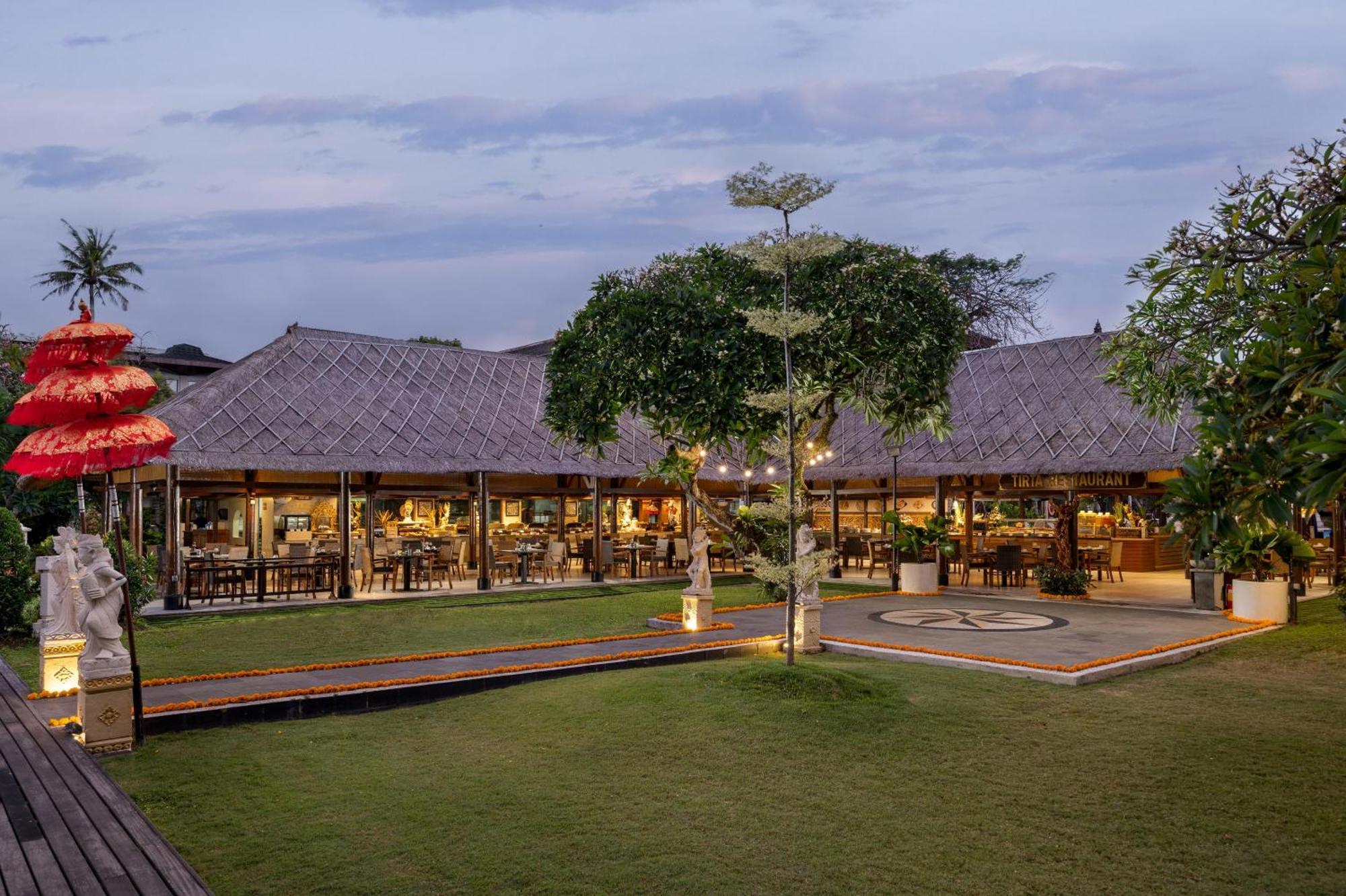 Prama Sanur Beach Bali Luaran gambar The restaurant at the resort