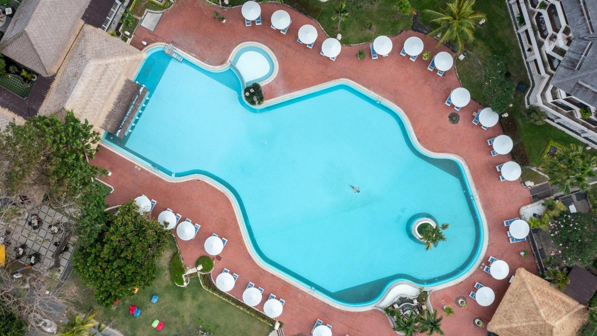 Prama Sanur Beach Bali Luaran gambar Aerial view of a swimming pool
