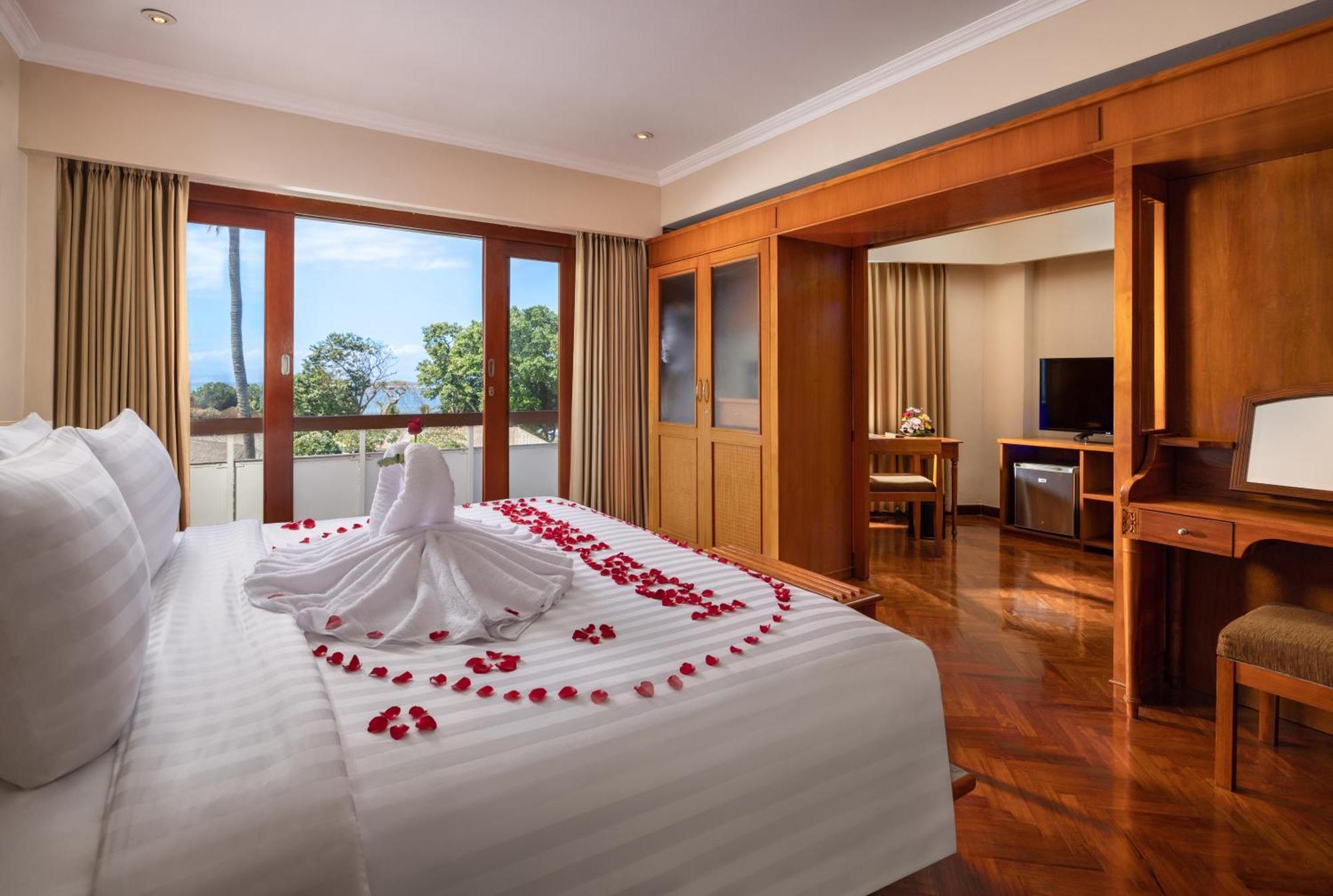 Prama Sanur Beach Bali Luaran gambar Suite room